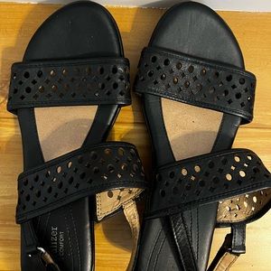 Naturalizer Comfort Leather Sandals